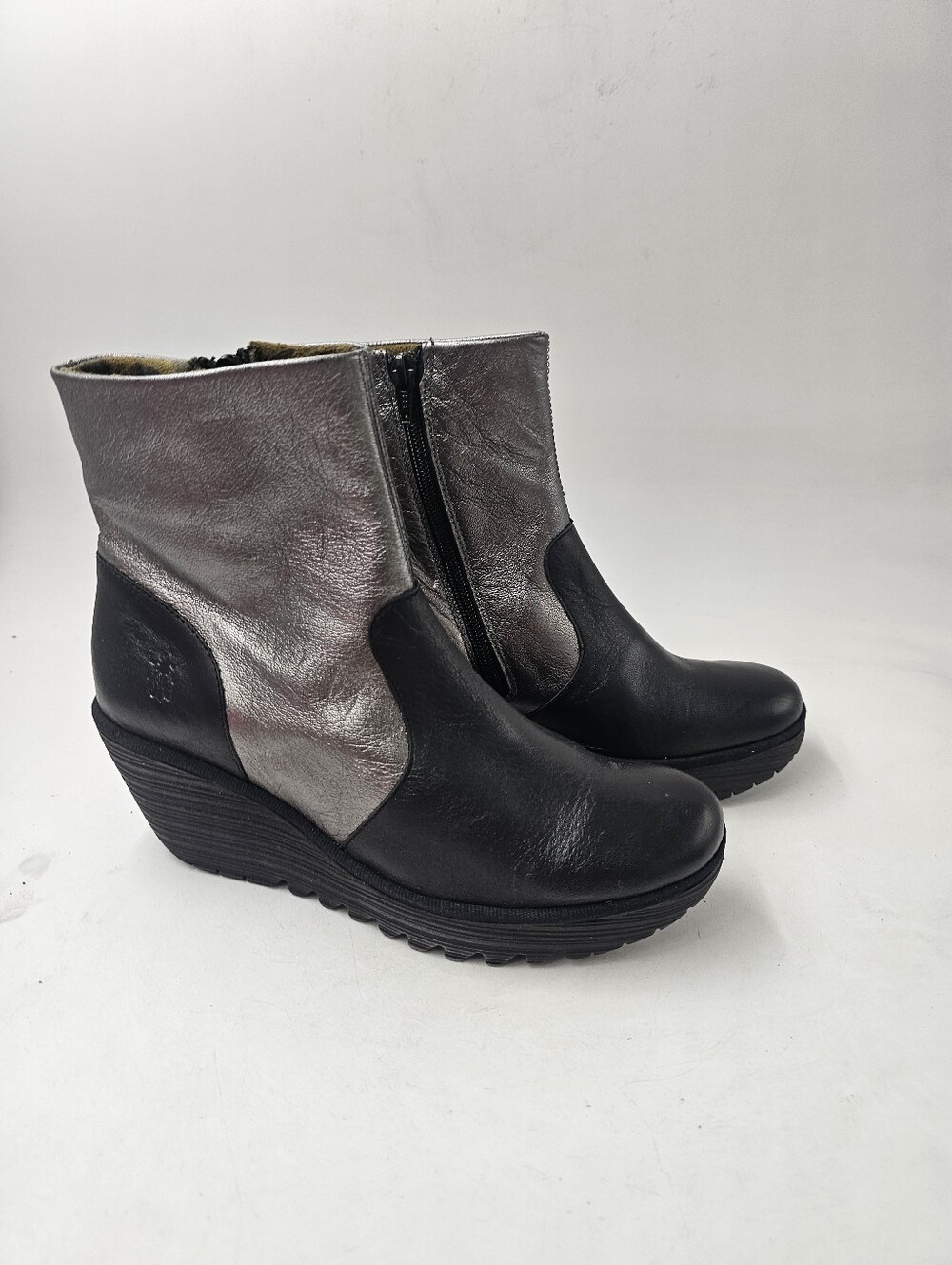 Fly London Yuxi Metallic Leather Wedge Ankle Boots Black Graphite EU40 US9 NWOB - Picture 3 of 8